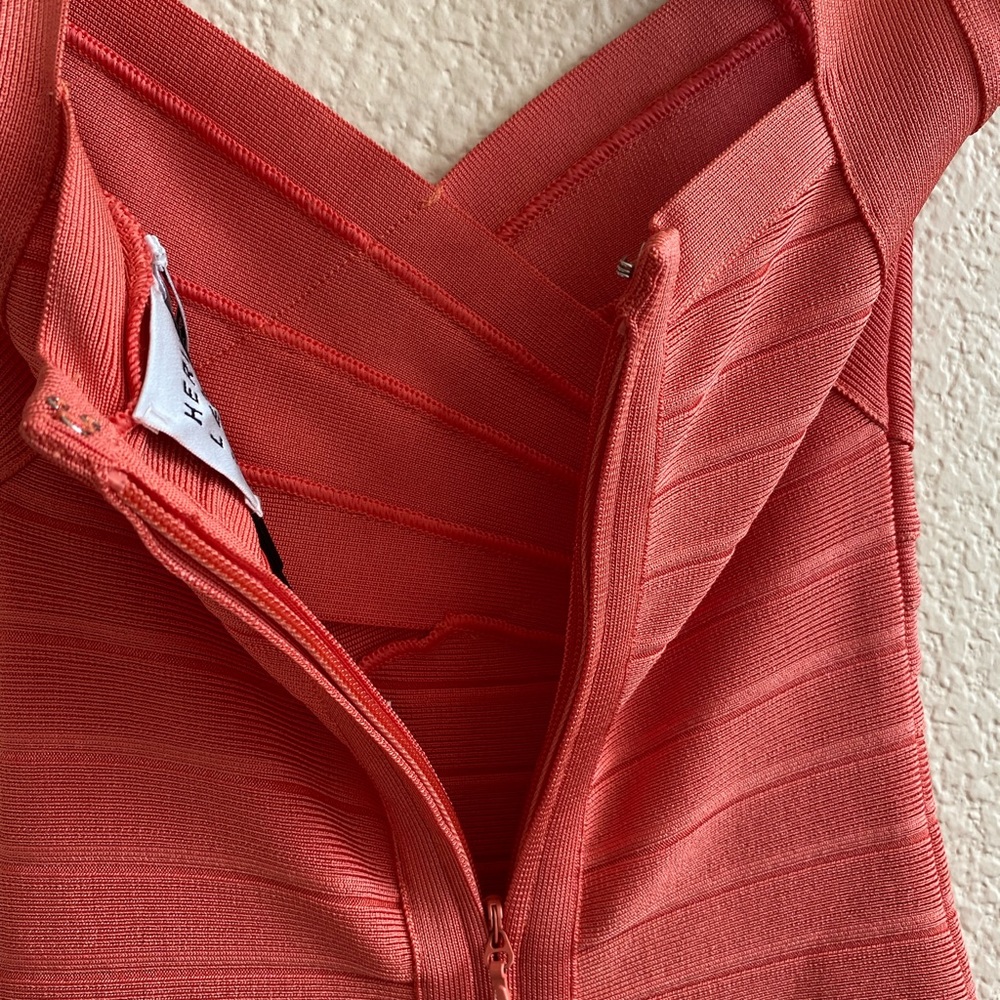 Herve Leger Sweetheart Neck Salmon-Color Mermaid Style Bandage Dress XXS - Picture 7 of 14